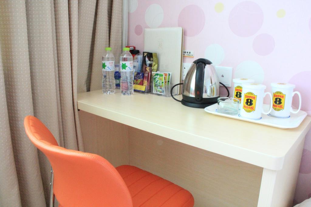 Super 8 Hotel Chengdu Airport Branch מראה חיצוני תמונה
