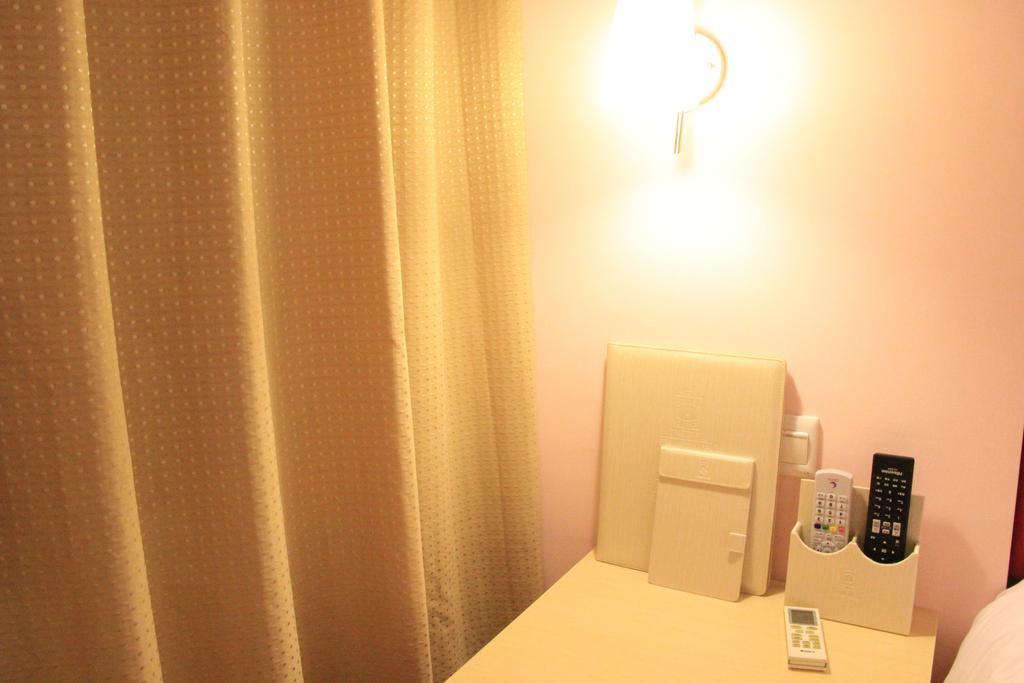Super 8 Hotel Chengdu Airport Branch מראה חיצוני תמונה